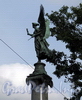 Статуя богини победы Ники на Колонне Славы на Конногвардейском бульваре. Фото июнь 2010 г.