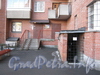Брестский бул., дом 11. Парадная. Фото март 2012 г. со стороны двора.