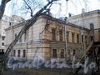 3-я линия В.О., д. 2, лит. А. Здание Мозаичного отделения Академии художеств. Вид правого крыла здания из сада Академии художеств. Фото ноябрь 2009 г.