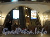 Перронный зал станции метро «Кировский Завод». Эскалаторы. Фото март 2011 г.