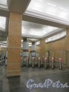 Станция метро «Спасская». Наземный павильон. Выход с эскалаторов. Фото ноябрь 2013 года.