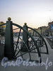 Веерообразные сектора пилонов Почтамтского моста. Фото апрель 2005 г.