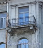 Наб. Мартынова, д. 6. Решетка балкона. Фото июнь 2010 г.