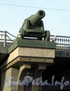 Эстакада Ушаковской развязки. Корабельная пушка на консольной площадке. Фото апрель 2010 г.
