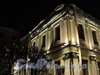 Университетская наб., д. 15. Правое крыло. Ночная подсветка здания. Фрагмент фасада. Фото январь 2011 г.