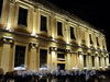 Университетская наб., д. 15. Правое крыло. Ночная подсветка фасада здания. Фото январь 2011 г.