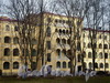 Петроградская наб., д. 44. Фрагмент фасада со стороны улицы Чапаева. Фото апрель 2010 г.