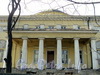 Наб. Малой Невки, д. 11. Шестиколонный дорический портик южного фасада. Фото апрель 2011 г.