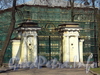 Наб. Малой Невки, д. 1. Каменноостровский дворец. Главные ворота. Фото апрель 2011 г.