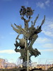 Памятный знак А. Нобелю на Петроградской набережной в створе Пинского переулка. Фото август 2009 г.
