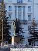 Памятник А.М. Горькому на пересечении Каменноостровского и Кронверкского проспектов. Фото март 2004 г.