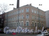 Казарменный пер., д. 2 (левая часть) / Петроградская наб., д. 42. Общий вид здания. Фото апрель 2010 г.