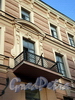 Столярный пер., д. 6. Доходный дом Ц.А.Кавоса. Общежитие №3 Университета путей сообщения. Балкон. Фото август 2009 г.