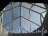 Площадь Труда. Стеклянный световой купол подземного вестибюля. Вид снизу. Фото 18 сентября 2012 г.