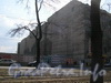 Лиговский пр. д.44,  брандмауэр доходного дома купца Перцова со стороны Московского вокзала. Фото 2005 г.