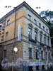 Большой пр. В.О., д. 1 (левый корпус) / ул. Репина, д. 21. Дом лютеранской церкви св. Екатерины. Общий вид здания. Фото июль 2009 г.