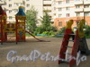 Комендантский пр., д. 11. Детская площадка во дворе дома. Фото 2011 г.
