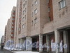 Пр. Ветеранов, дом 160. Фасад жилого дома со стороны проспекта Ветеранов на участке перекрытия 2-ой Комсомольской улицы. Фото январь 2012 г.
