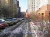 Ленинский пр., дом 95. Проезд между корпусом 1 (справа) и корпусом 2 (слева). Фото февраль 2012 г.
