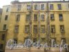 Каменноостровский пр., дом 24, литера Б. Фрагмент здания со стороны дома 26-28. Фото 7 июля 2012 г.