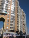 Пулковское шоссе, дома 26 корпус 3 (слева), корпус 5 (в центре) и корпус 6 (справа с краю). Фото апрель 2012 г.