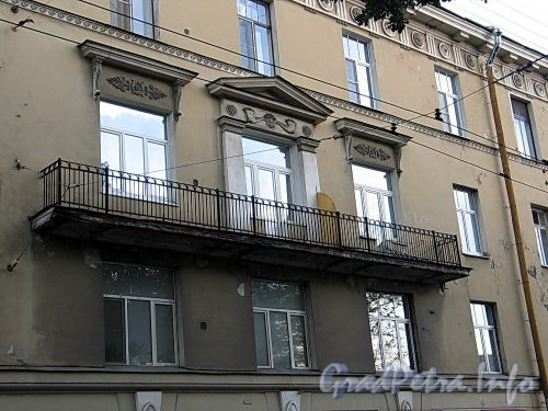 Конногвардейский бул., д. 6. Фрагмент фасада. Фото июнь 2010 г.