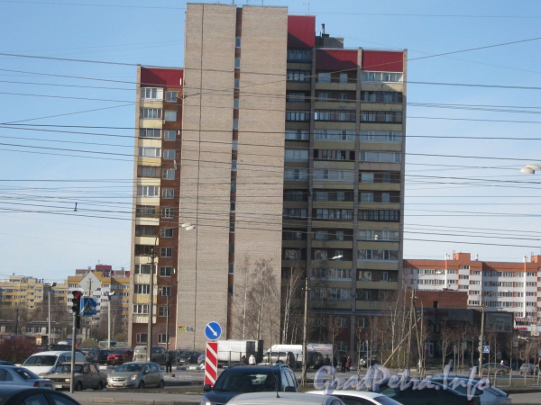 Брестский бул., дом 13. Общий вид со стороны ул. Десантников. Фото март 2012 г.