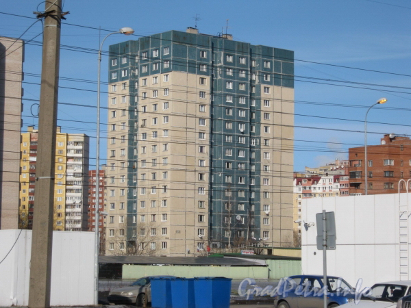 Брестский бул., дом 9. Общий вид с ул. Маршала Захарова. Фото март 2012 г.