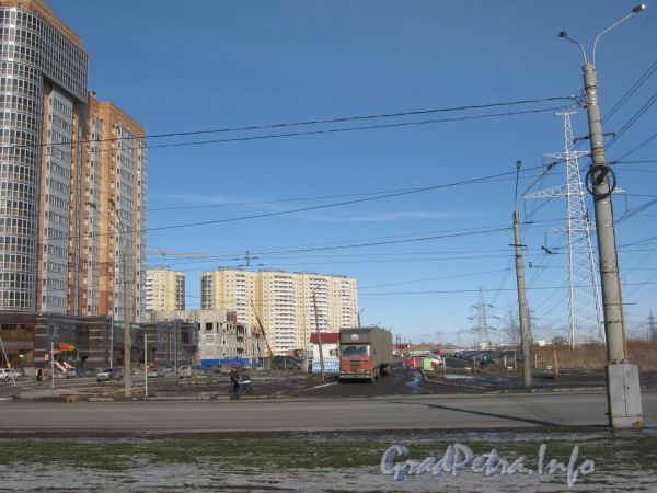 Перспектива Брестского бульвара от Ленинского проспекта в сторону улицы Маршала Казакова. Фото март 2012 г.