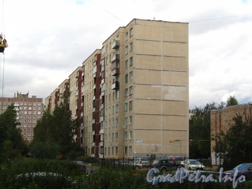 Загребский бульвар, дом 39, корп. 2. Общий вид жилого дома. Фото сентябрь 2012 г.