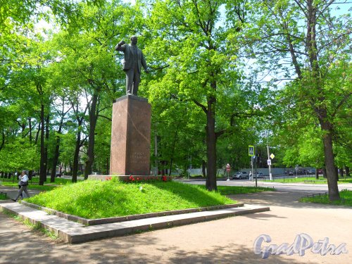 г. Пушкин, Софийский бульвар. Памятник Эрнсту Тельману. Фото 27 мая 2013 г.