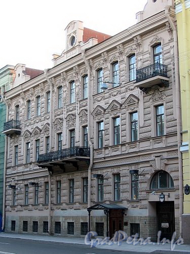 Конногвардейский бул., д. 3. Бывший доходный дом. Общий вид здания. Фото июль 2009 г.
