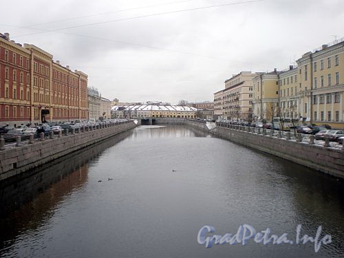 Участок канала Грибоедова от Могилевского моста в сторону Пикалова моста. Фото ноябрь 2009 г.