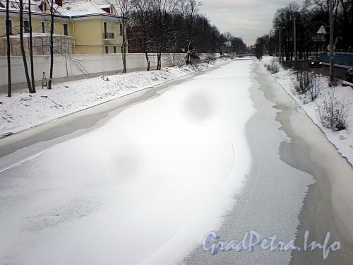 Большой канал на участке от 14-го Каменноостровского моста в сторону 11-го Каменноостровского моста. Фото декабрь 2009 г.