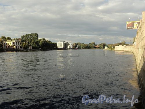 Река Малая Невка. Вид от Большого Крестовского моста в сторону Каменного острова. Фото сентябрь 2010 г.