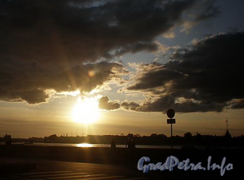 Закат над Невой. Фото август 2009 г.