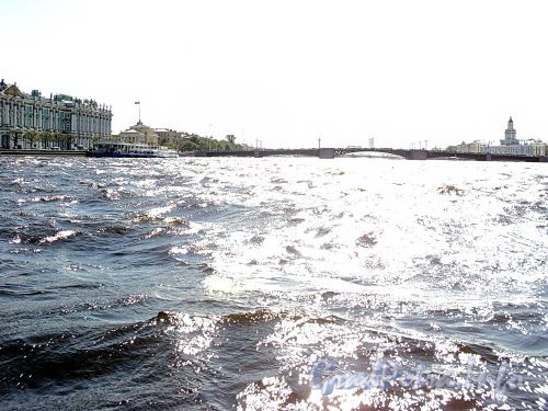 Волнение на Неве. Фото июнь 2010 г.