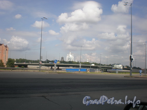 Вид на Малоохтинский мост от Большеохтинского проспекта. Фото 2008 г.
