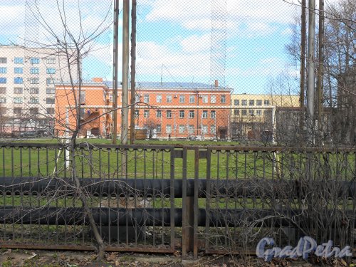 Межевой канал, дом 8. Вид дома со стороны улицы Двинской. Фото апрель 2013 г.