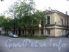 5-я линия В.О., д. 2 (правая часть) / Академический пер., д. 2. Флигель дома фон Лоде (А. Г. Елисеева). Общий вид здания. Фото июль 2009 г.