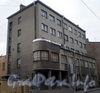 27-я линия В.О., д. 8. Жилой дом при понижающей электроподстанции Ленэнерготока. Общий вид здания. Фото октябрь 2009 г.