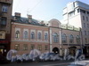 9-я линия В.О., д. 60. Бывшее здание детского римско-каталического приюта им.Фихтнера (правая часть) и особняк С.Сысоева (левая часть). Фасад здания. Фото апрель 2009 г.