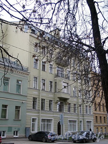 3-я линия В.О., д. 34 (правая часть). Доходный дом М.С. Викторовой. Фасад здания. Фото май 2010 г.