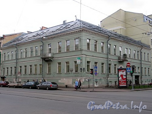 3-я линия В.О., д. 34, лит. А / Средний пр., д. 15. Дом Борисовой. Общий вид здания. Фото май 2010 г.