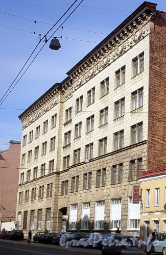 8-я линия В.О., д. 81. Фасад здания. Фото апрель 2009 г.