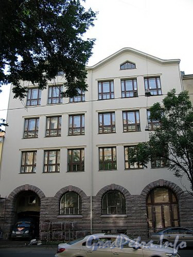 5-я линия В.О., д. 16 (правая часть). Здание женской гимназии Э. П. Шаффе. Фасад здания. Фото август 2009 г.