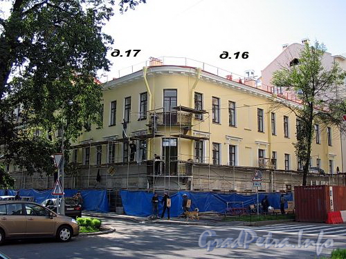 5-я линия В.О., д. 16 (левая часть) / Большой пр. В.О., д. 17. Дом А. А. Куракиной (Э. П. Шаффе). Реставрация фасадов. Фото август 2009 г.