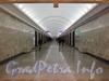 Станция метро «Адмиралтейская». Центральный зал подземного вестибюля, вид от эскалаторов. Фото 29 декабря 2011 г.