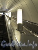 Станция метро «Адмиралтейская». Светильники экалатора. Фото 29 декабря 2011 г.