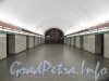 Станция метро «Елизаровская». Общий вид подземного зала. Фото октябрь 2012 г.